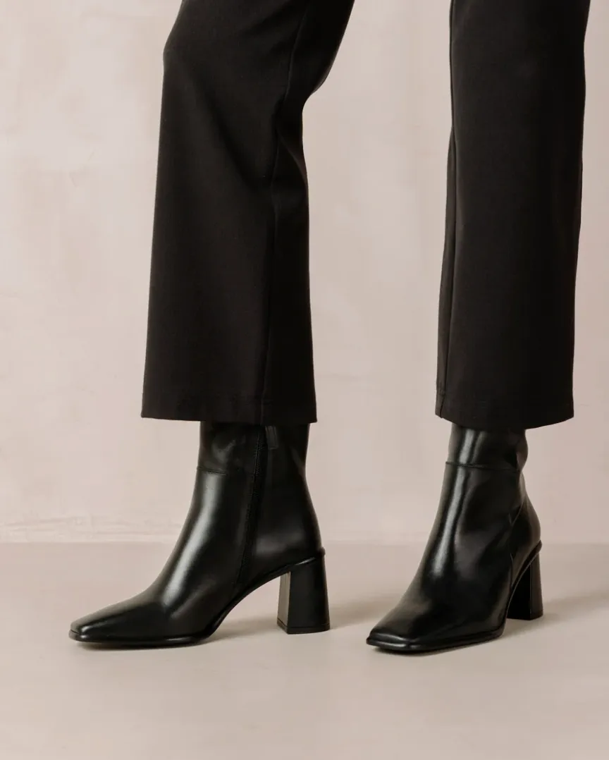 Alohas West Total Black Boot