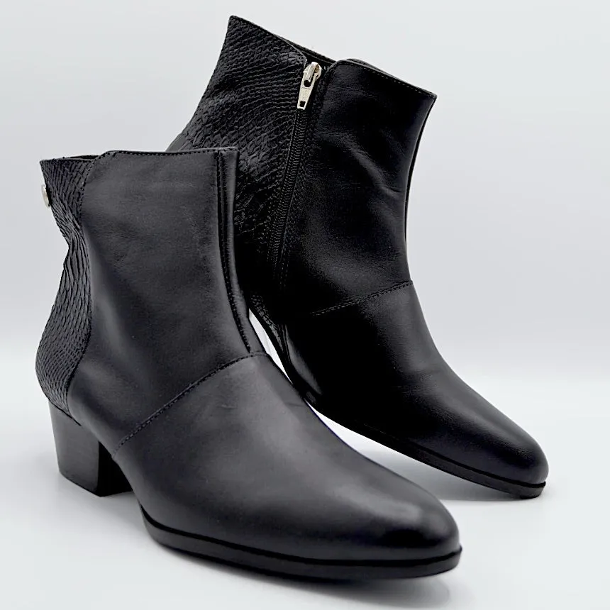 AMUSE ANKLE BOOT - BLACK LEATHER